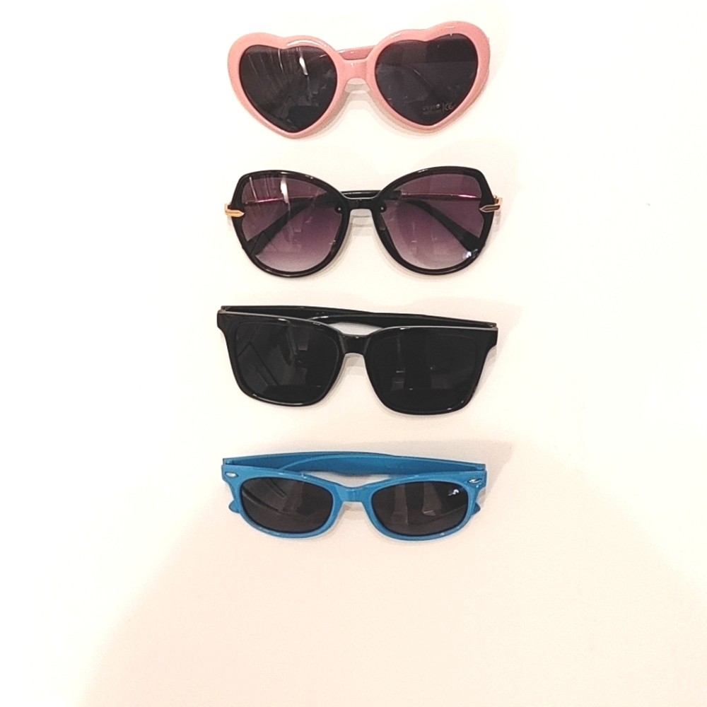 2/$35-4 Pairs of Unbranded Womens Sunglasses